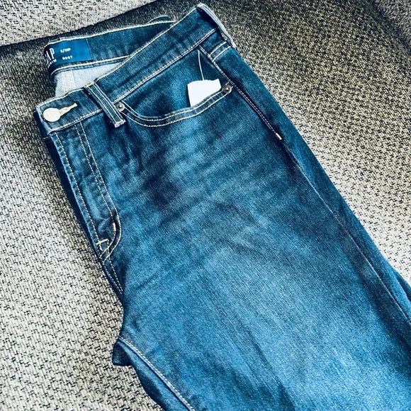 GAP Classic Indigo Jeans - Picture 2 of 4